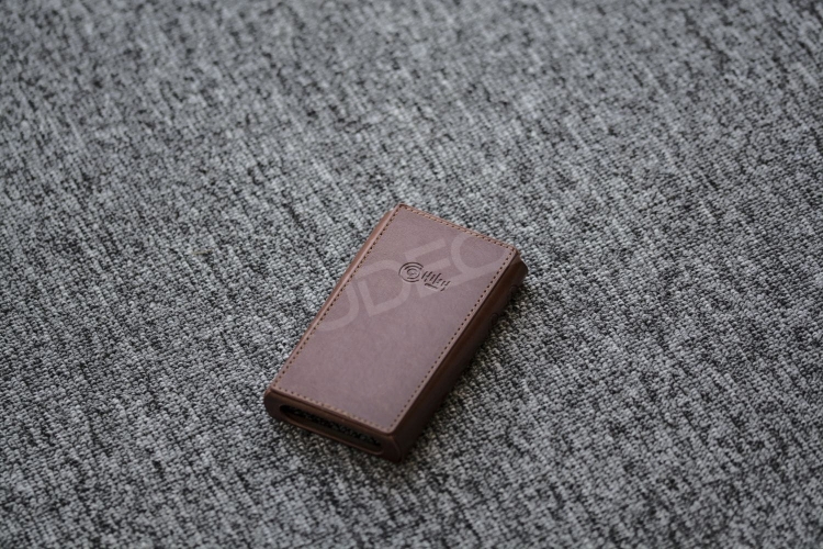 Etui R5 br #2.jpg