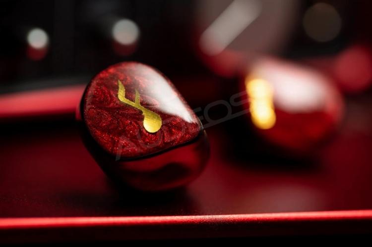 FATfreq Scarlet Mini